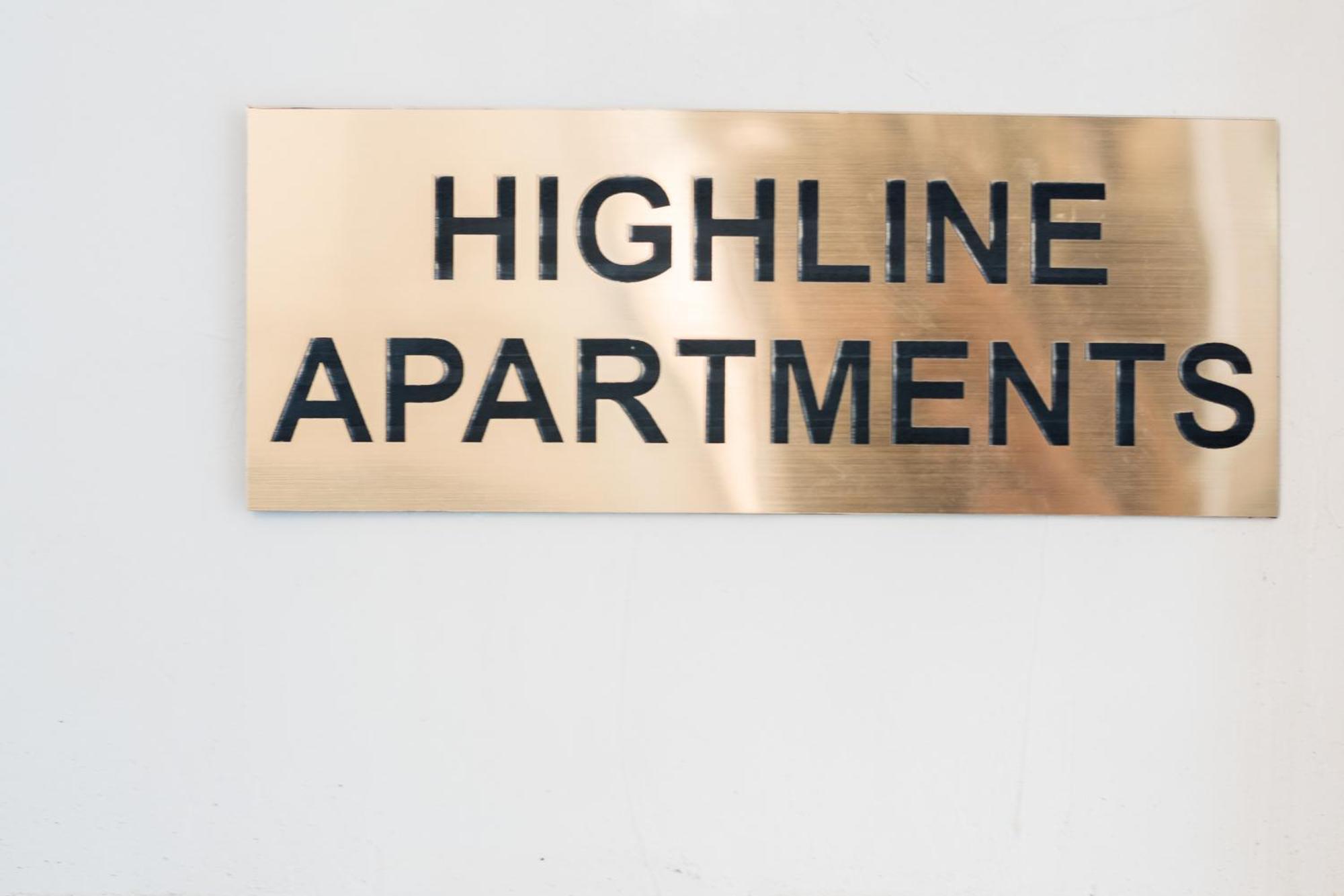 Highline Downtown Aparthotel Oldtown Unirii Square Букурещ Екстериор снимка