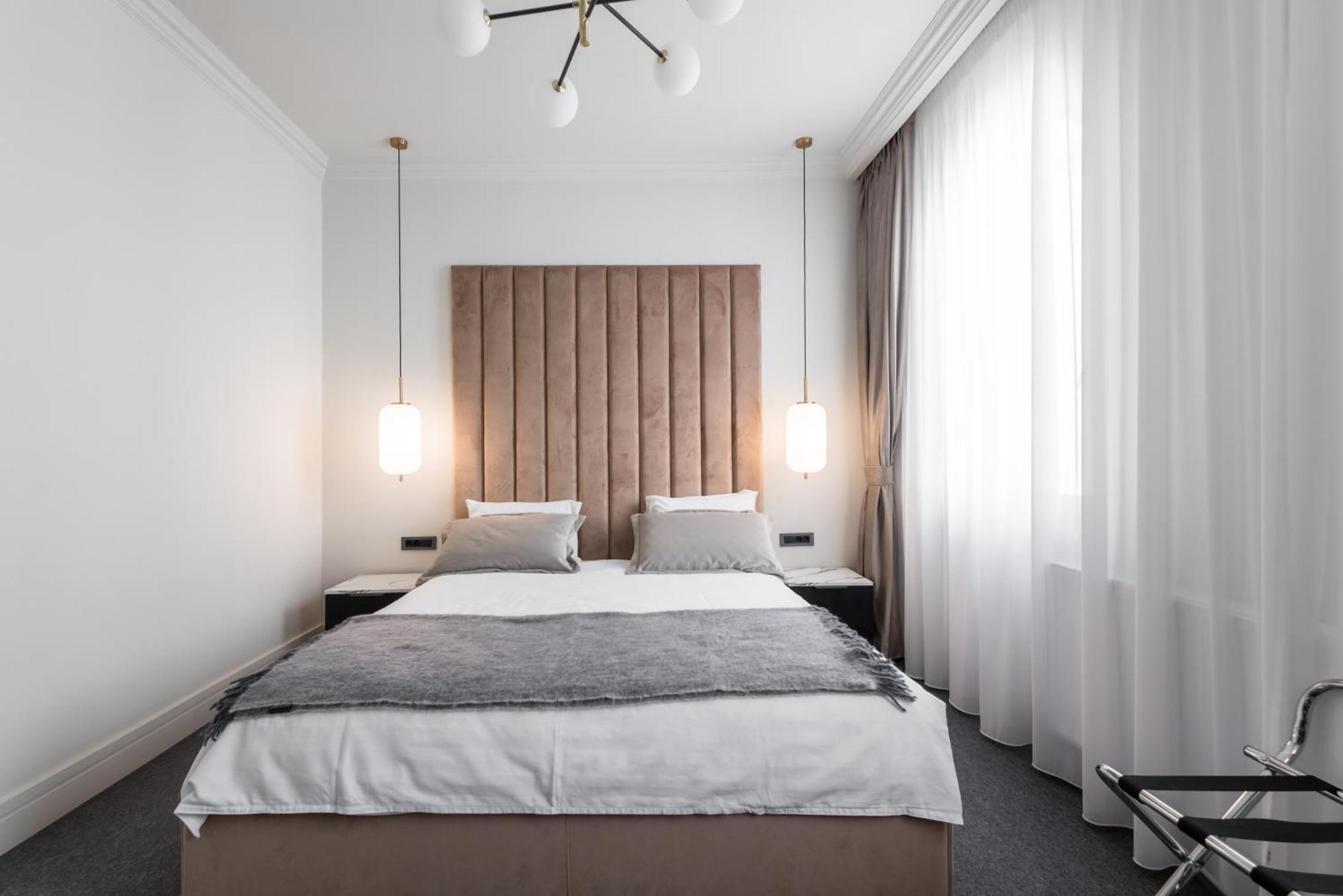 Highline Downtown Aparthotel Oldtown Unirii Square Букурещ Екстериор снимка