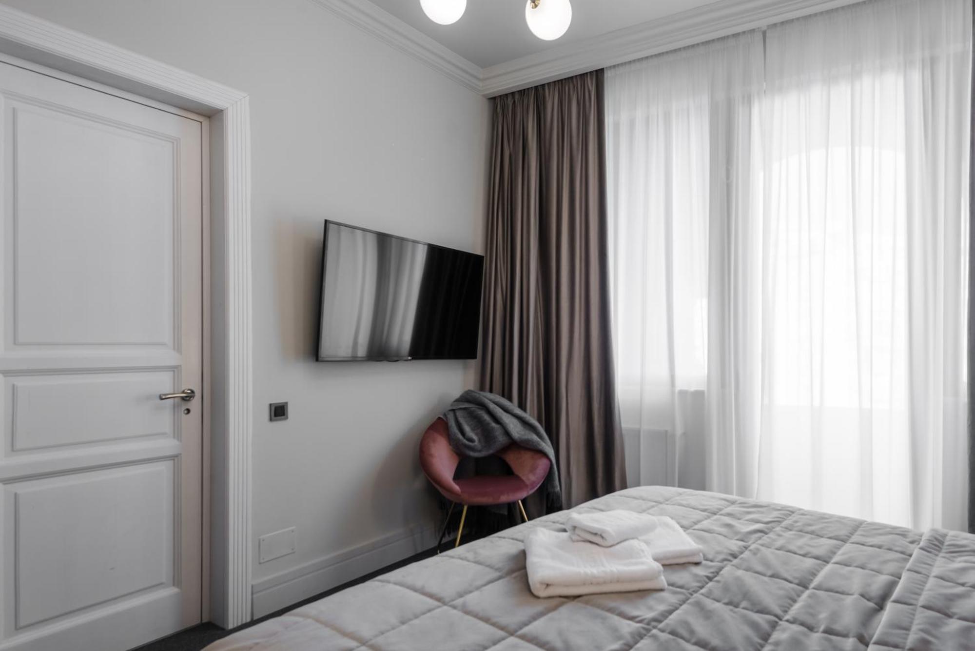 Highline Downtown Aparthotel Oldtown Unirii Square Букурещ Екстериор снимка