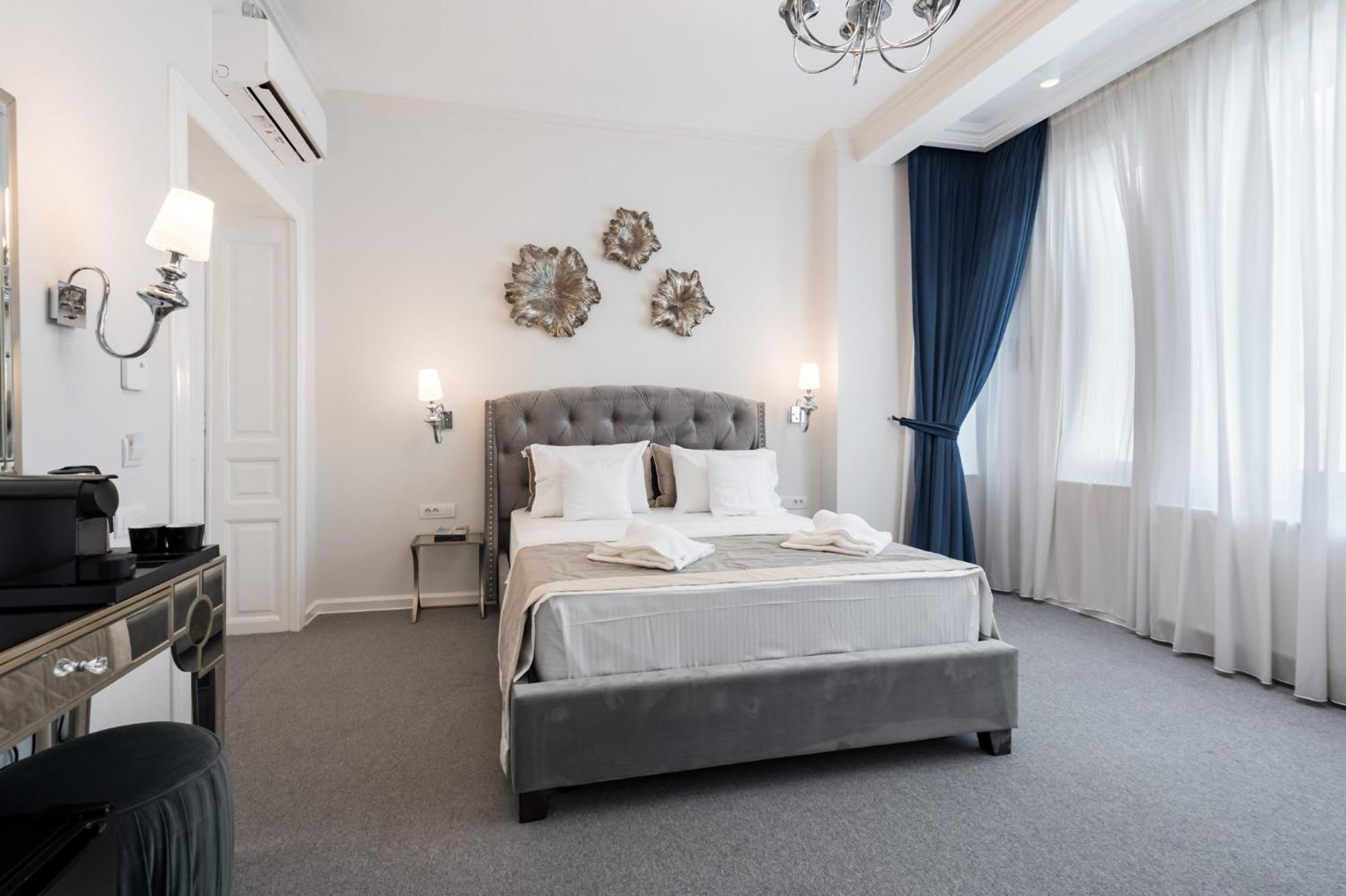 Highline Downtown Aparthotel Oldtown Unirii Square Букурещ Екстериор снимка