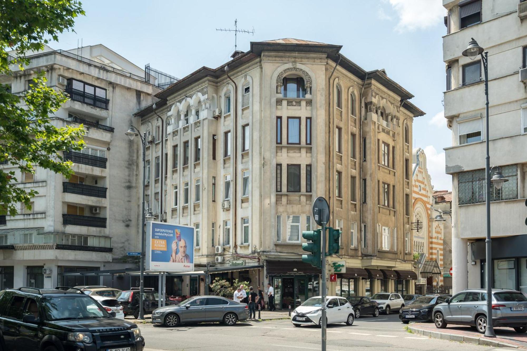 Highline Downtown Aparthotel Oldtown Unirii Square Букурещ Екстериор снимка