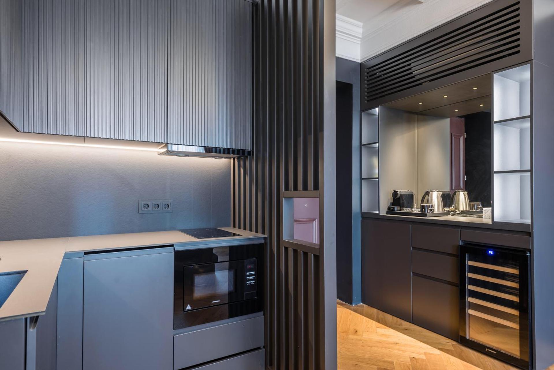 Highline Downtown Aparthotel Oldtown Unirii Square Букурещ Екстериор снимка