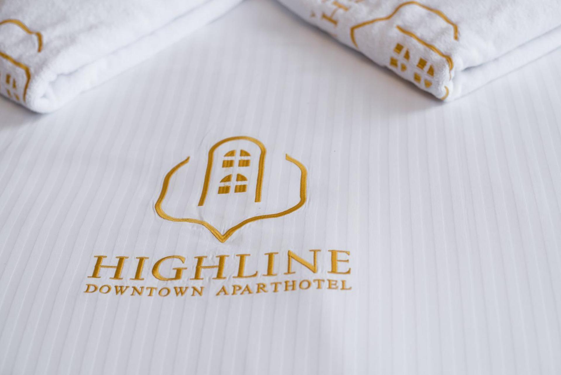 Highline Downtown Aparthotel Oldtown Unirii Square Букурещ Екстериор снимка
