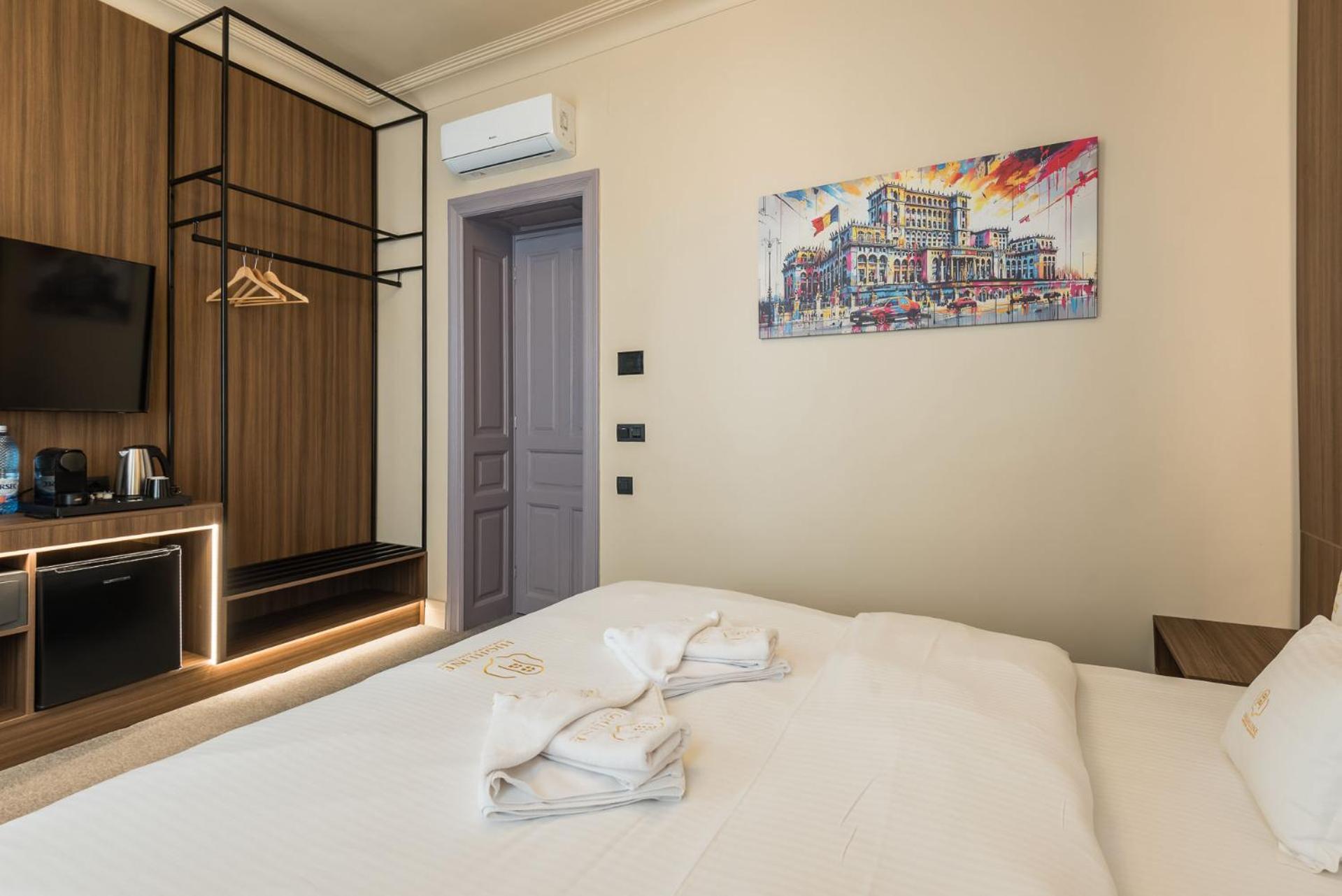 Highline Downtown Aparthotel Oldtown Unirii Square Букурещ Екстериор снимка